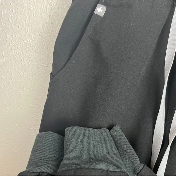 SOLD Figs Technical Collection Black Joggers - Picture 5 of 8